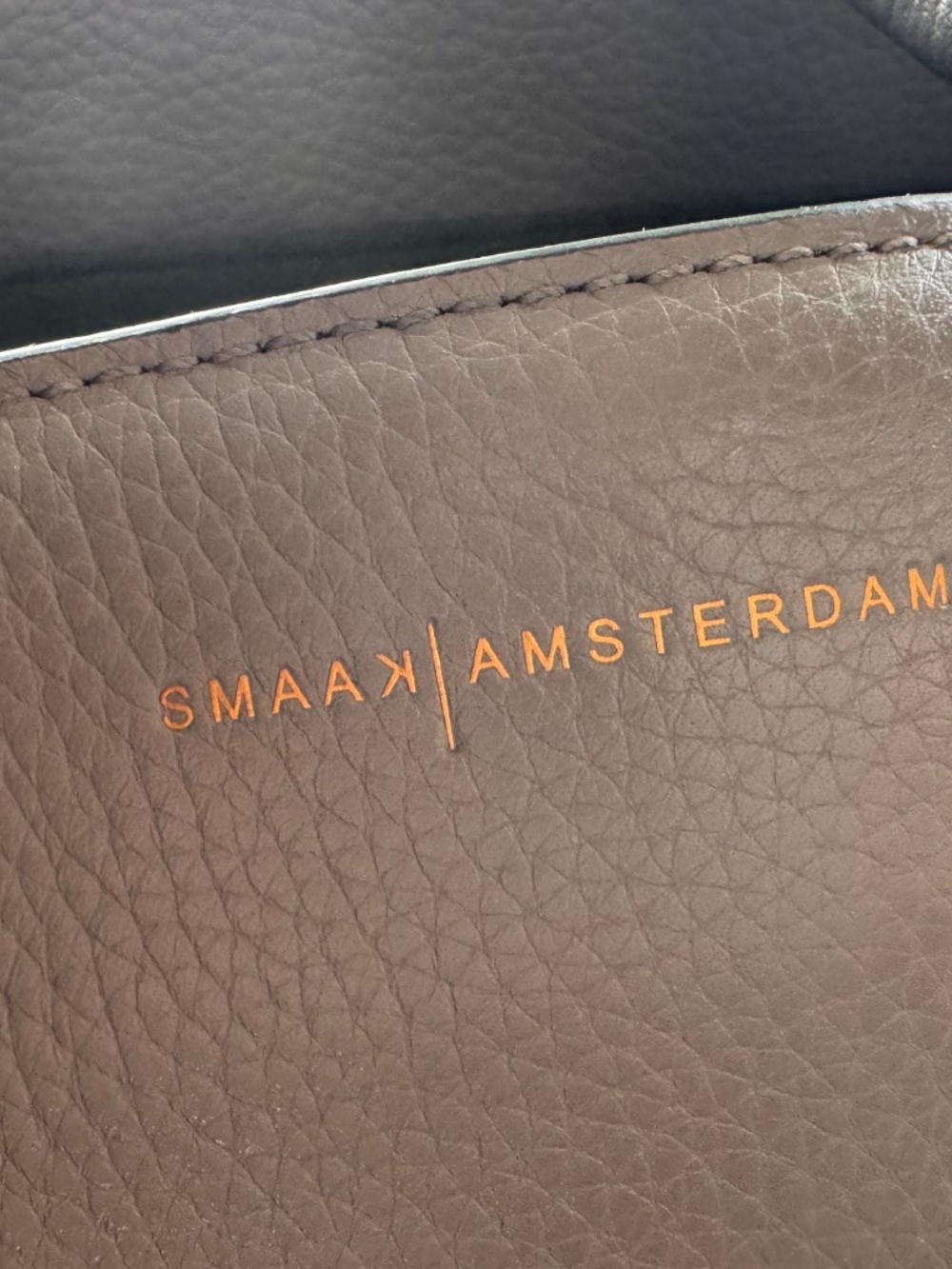 SMAAK Amsterdam Grey Pebbled Leather Laptop Tote | Shoulder & Top Handles - Picture 4 of 12